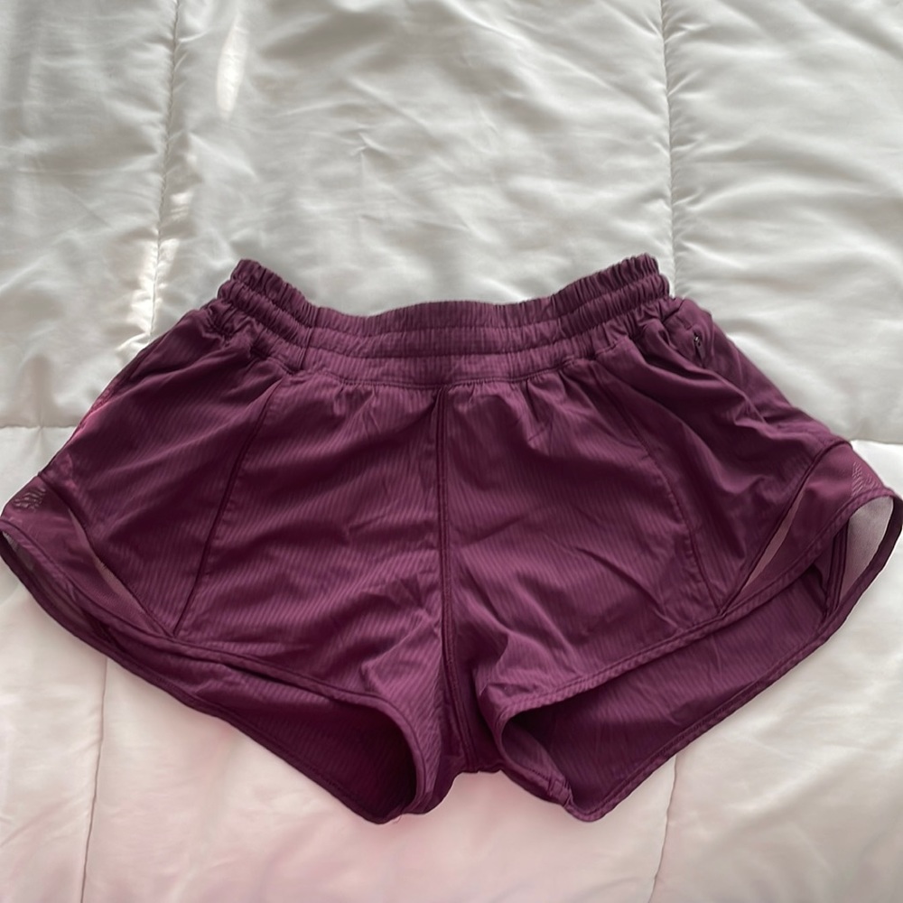 Lululemon Hotty hot lined short